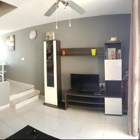 Duplex El Cortijo, Lasamericas 아파트