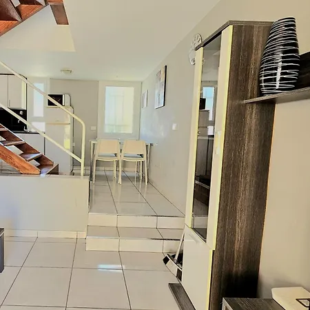 Duplex El Cortijo, Lasamericas